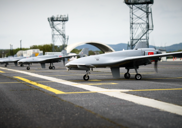 BAYKAR’IN YENİ NESİL PLATFORMLARI K2 KAMİKAZE İHA VE SİVRİSİNEK DOLANAN MÜHİMMAT SAHAYA ÇIKTI